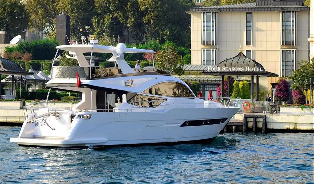 YACHT PRESTİGE İSTANBUL